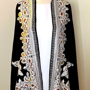 Black and white 100% cashmere wrap with silk embroidery